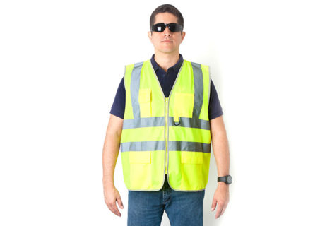 Reflective vest with zipper and pockets